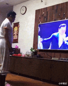 “女友闺蜜喊我去唱歌,穿成这样谁顶得住啊?”兄弟忍住!