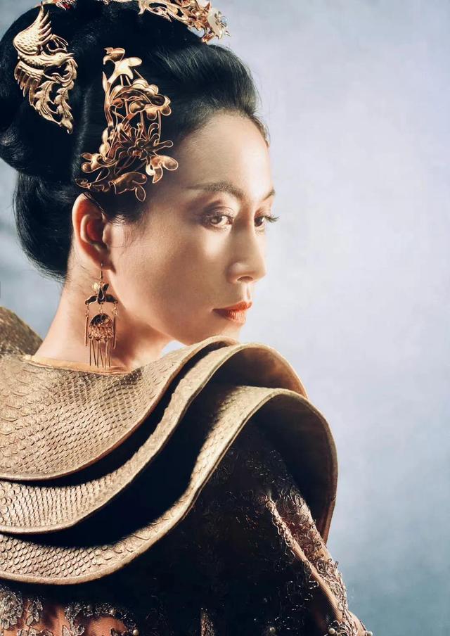 温峥嵘|演员温峥嵘：嫁初恋生一子，44岁风采依旧