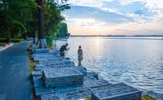 内蒙古|东湖听涛景区夜游模式上线，别犹豫，今晚就来