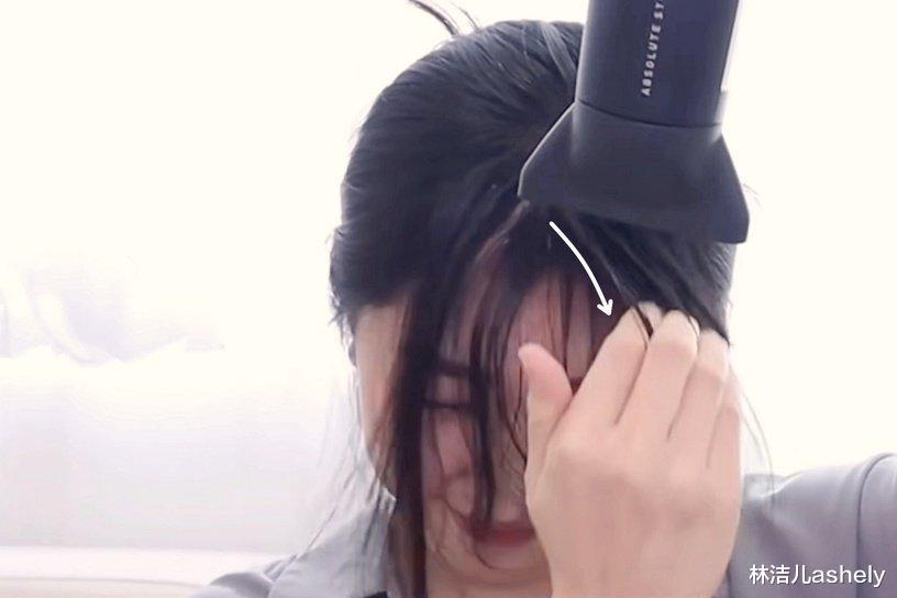 木耳 杨超越这人能处，有变美技巧她真分享，头发蓬松、刘海定型全搞定