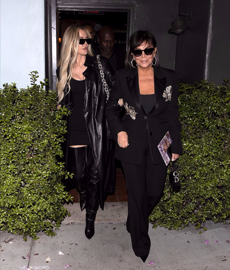 金·卡戴珊|65岁卡戴珊太后换波波头新发型太嫩！和40岁黑人小男友亮相，不输女儿们