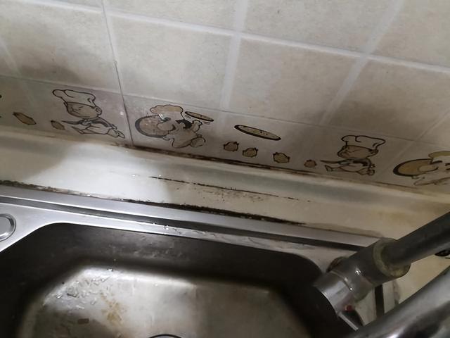 建议:厨房里不起眼的“危险品”,基本每个家庭都有,该扔就扔!