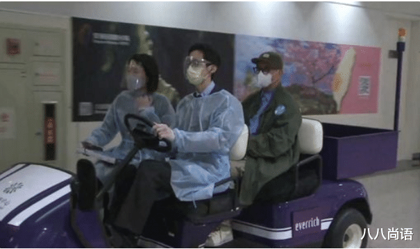 汪希玥|具俊晔抵台高清图,穿绿色清新帅气,继子女汪希玥汪希霖会改姓?