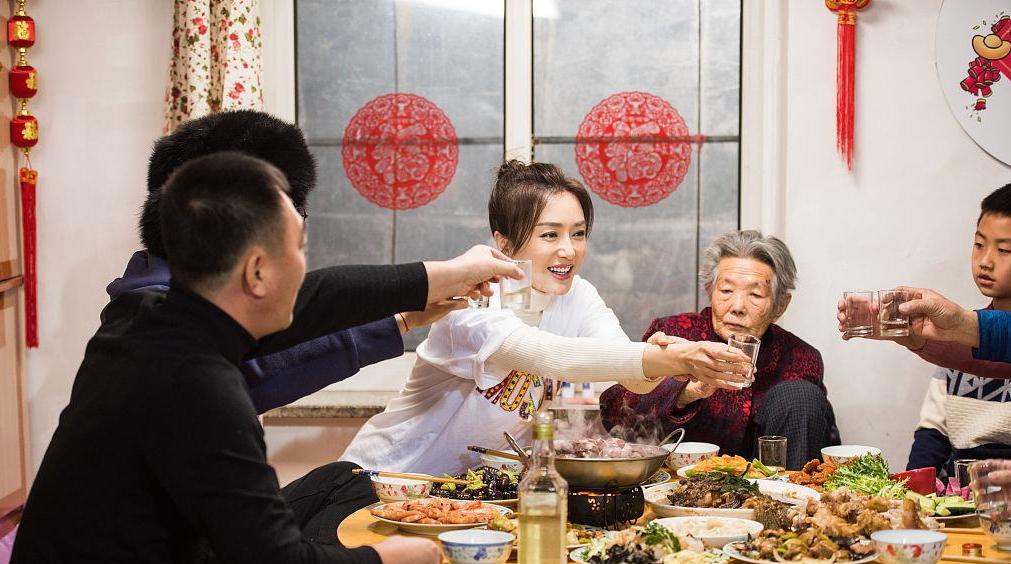女子要求未婚夫预支30万彩礼为弟弟买房,不料未婚夫转头另娶他人