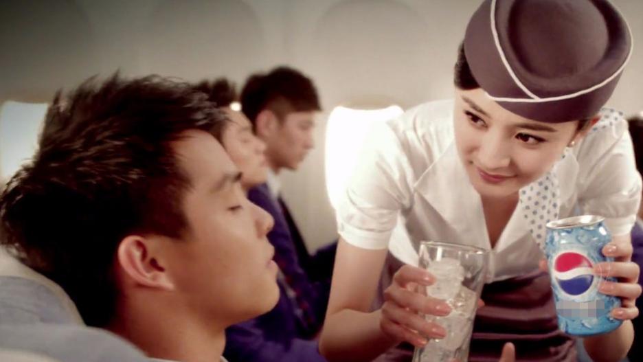 c位|10年前的百事可乐广告，C位已经不温不火，配角杨幂却红成一线女星