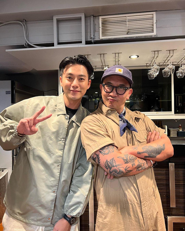 具俊晔|具俊晔低调返台陪大S过情人节,打扮时尚前卫,和友人合影没架子