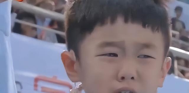 杨阳洋|“冠军之子”杨阳洋:直言陆毅女儿不好看,父亲杨威暴露情商?