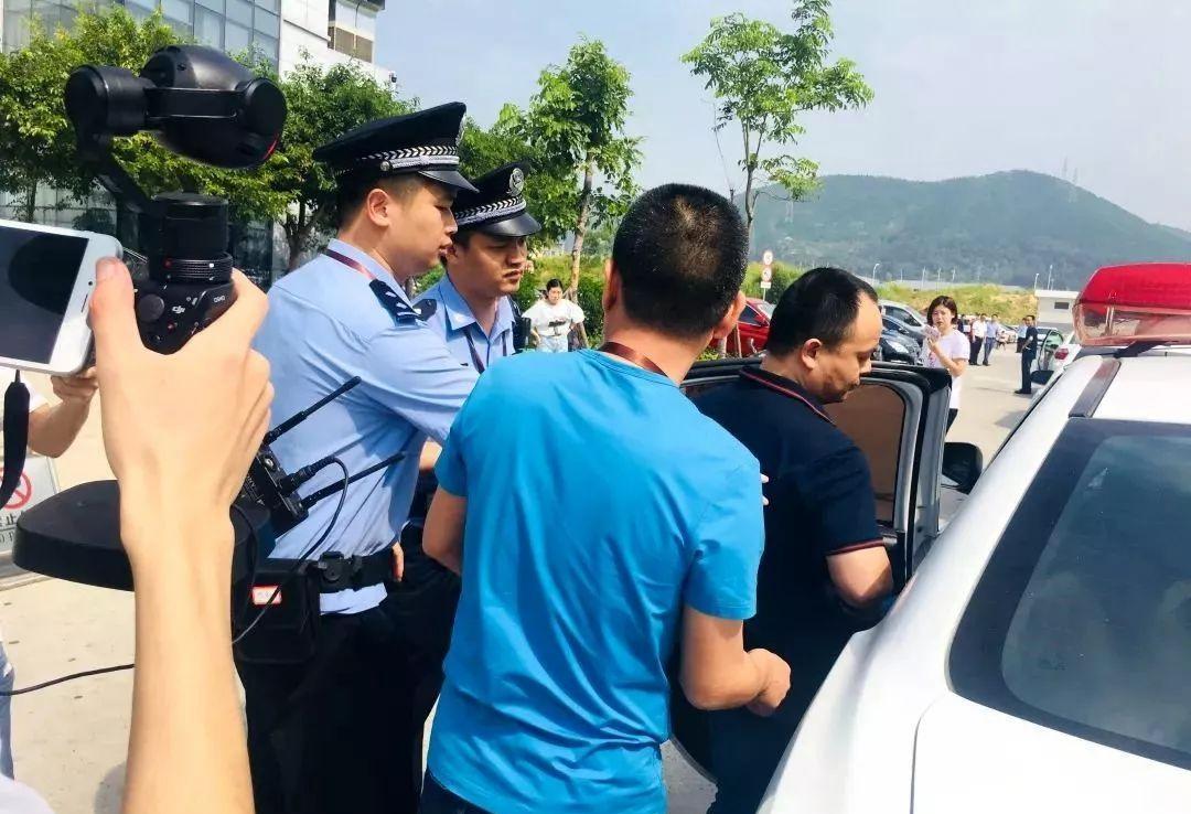 越查越严格,“一类人”躲不掉了?就连家人也会被牵连其中