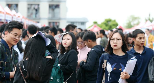 扎心|宁愿招新人，也不愿用老员工？其背后愿意很现实，太扎心了！