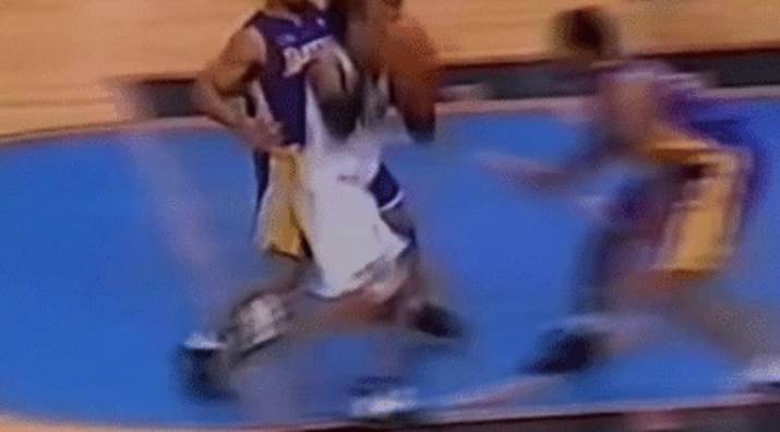 保罗|艾弗森韦德很常用的过人动作，现在NBA却很少人用了！