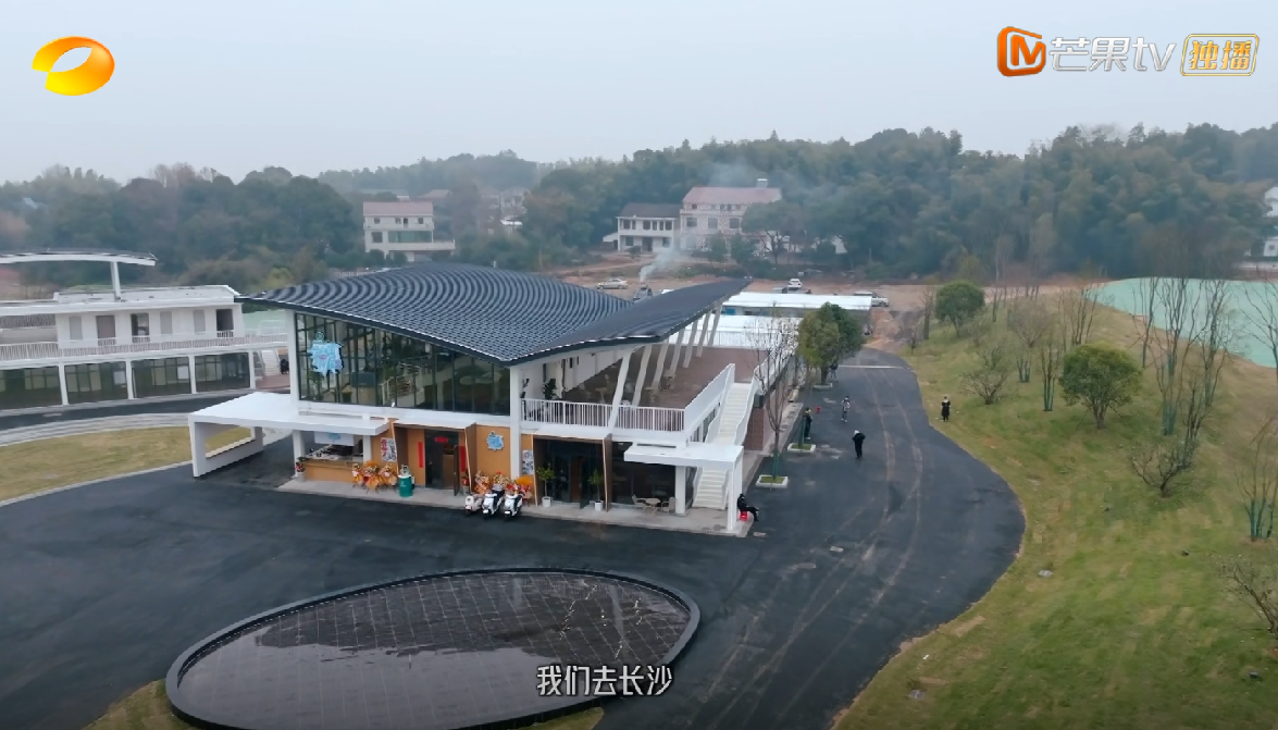 汪涵|汪涵帮听障人士找工作,张含韵为交流学手语,这档综艺来真的