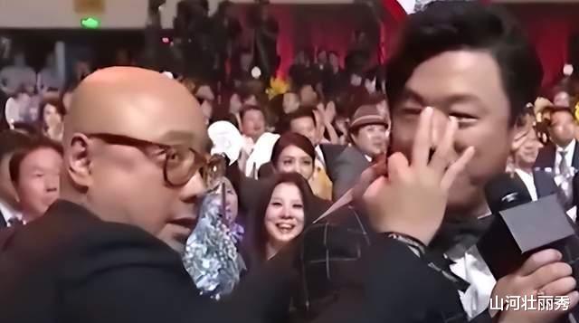 黄渤|金马奖：巩俐黑脸拒绝上台，刘德华遭戏耍，黄渤暗讽大快人心