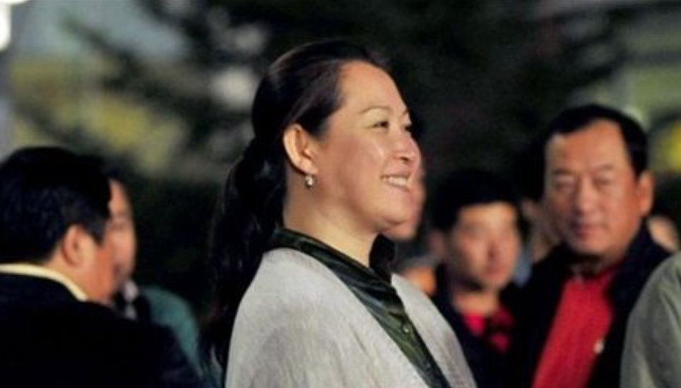 葛淑珍|葛淑珍：从洗碗工到百万富婆，离开前夫赵本山后，才是人生的开始