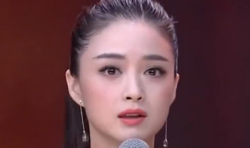 谢娜|6位女星未成名前的样子，王艳告诉你啥才叫美，看到谢娜我笑了