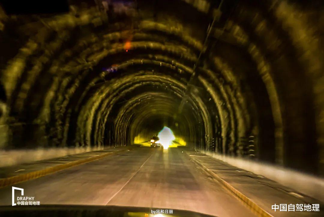 自驾|是怎样的穿越线，竟被认为惊险程度远超大部分的进藏线？|中国自驾地理