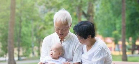 56岁富婆大妈相亲45岁小伙:我会给你幸福,小伙:能给我一套房吗