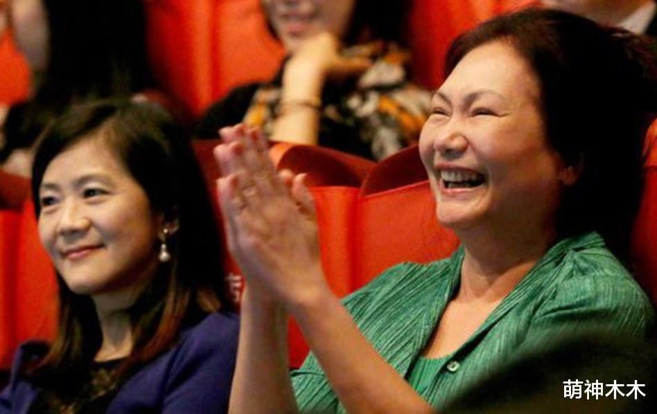 小S|连生三个女儿，被家暴愤而离家，S妈黄春梅的人生才真彪悍