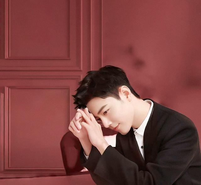 肖战|《明星团》官方给肖战送寄语,不用执着于完美,做最棒的肖战