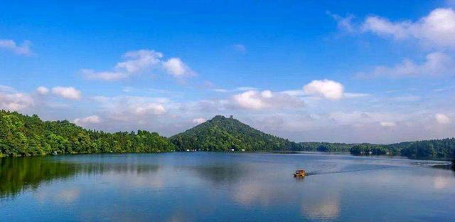 新余|江西新余，常住人口仅约120万，是省内土地面积最小的城市