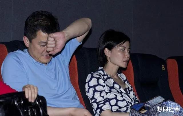 李亚鹏|别吹理想主义了!拉王菲下水、跟投资人耍赖,李亚鹏比你想得复杂