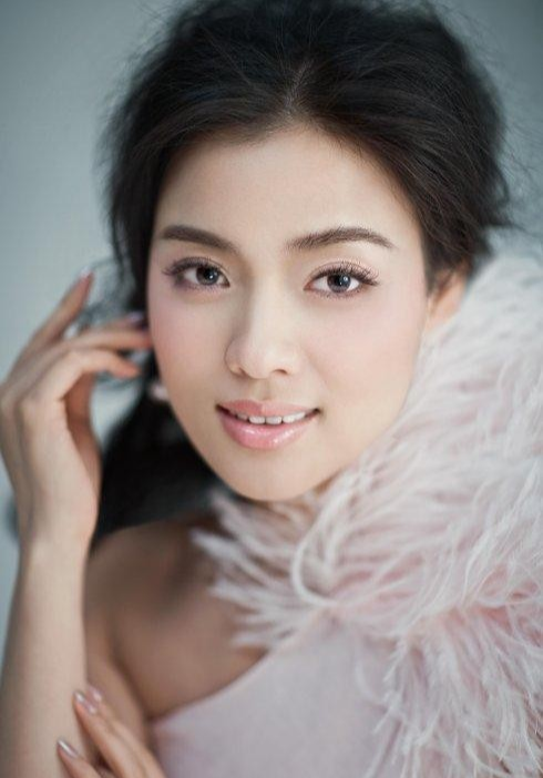 陈思思|军中绿花陈思思近照，特别漂亮的湘妹子，她45岁了，为何仍然未婚