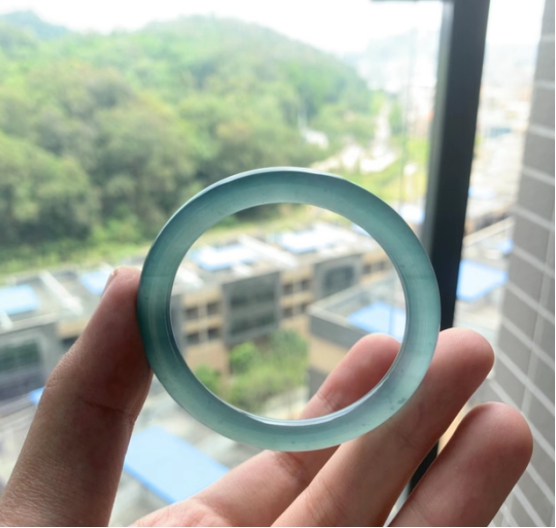 翡翠|缅甸矿区现在怎么样了？翡翠批发市场价格变便宜还是变贵了？