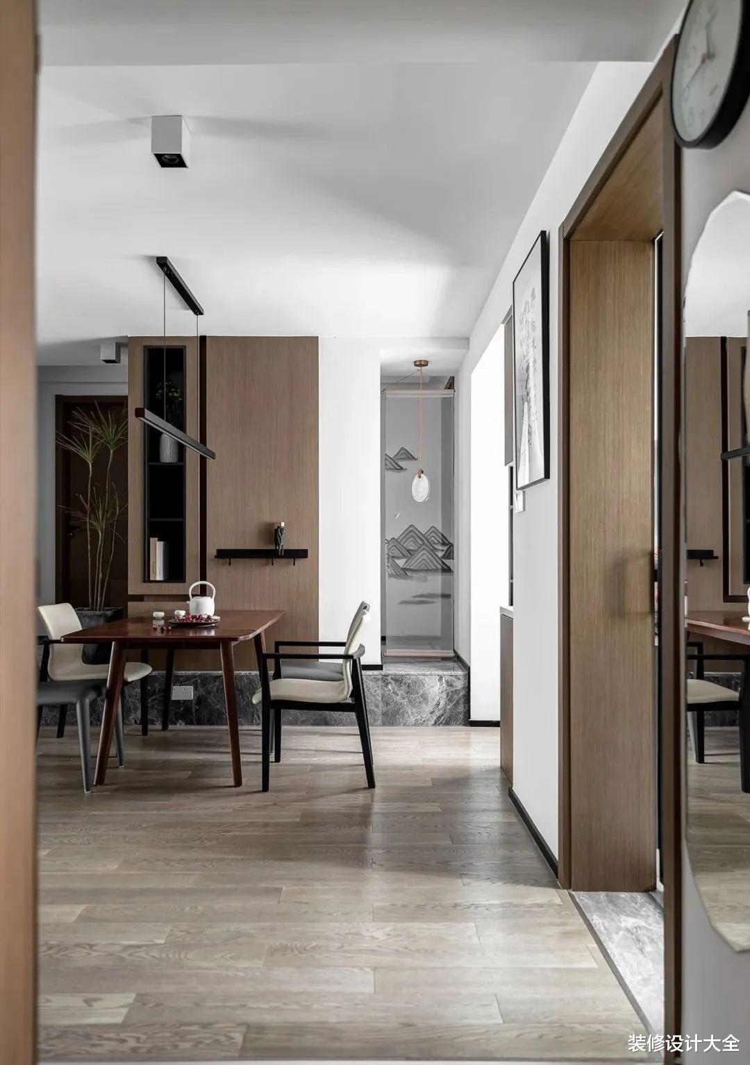 115㎡现代简约三室,储藏室隔出玄关,北阳台改出西厨!