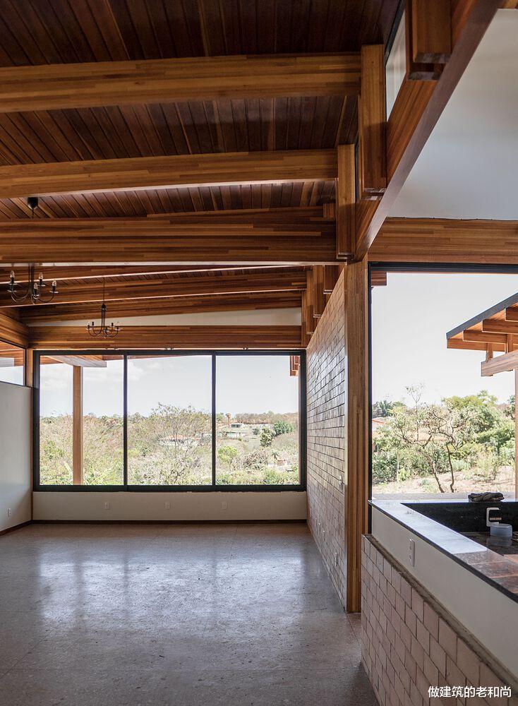 轻盈干净的生态住宅:以厨房为核心,构筑惬意的家居空间