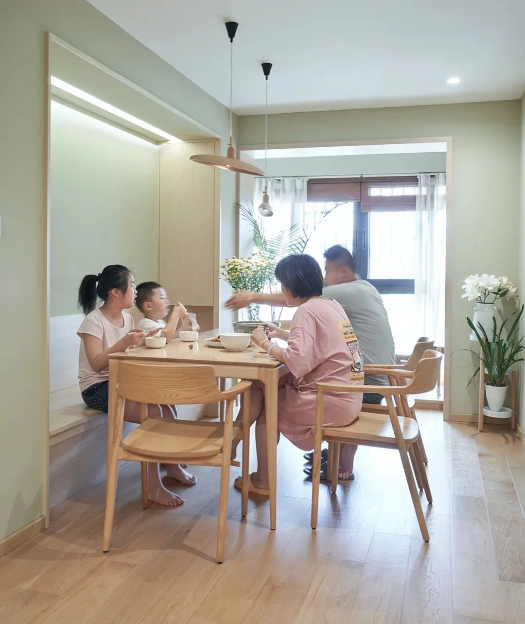 采光差的小黑屋逆袭，无主灯、软膜天花，还有…