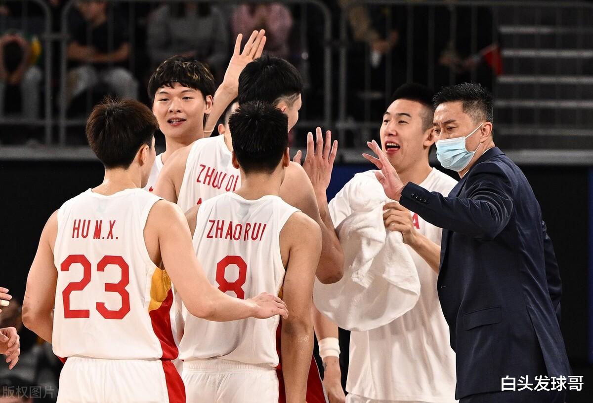 中国男篮|澳大利亚高兴早了，国际篮联官宣，中国男篮世预赛收意外惊喜