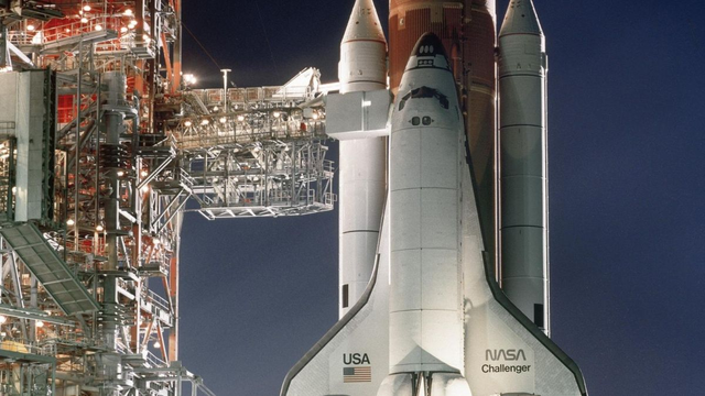NASA第一发登月火箭升空,一鸽再鸽技术旧,谁先载人登月可能难说