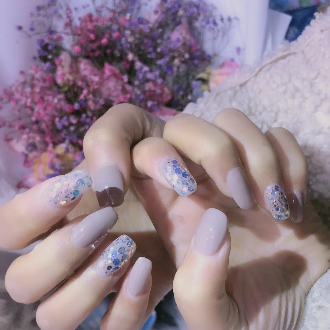 李冰冰 适合黄黑肤色姐妹的显白新年款美甲~