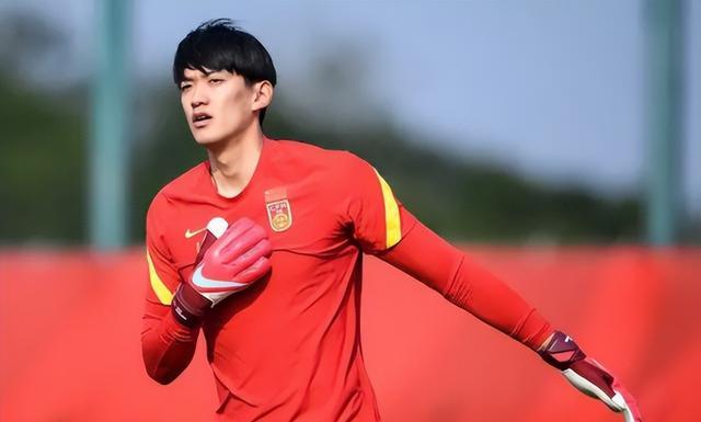 王大雷|国足守门员颜骏凌被击穿16次，为何不用王大雷？徐亮的话给出答案