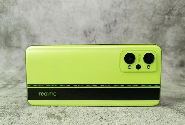 Python|19G+256G大存储，5000mAh旗舰宣布收尾，现已降700