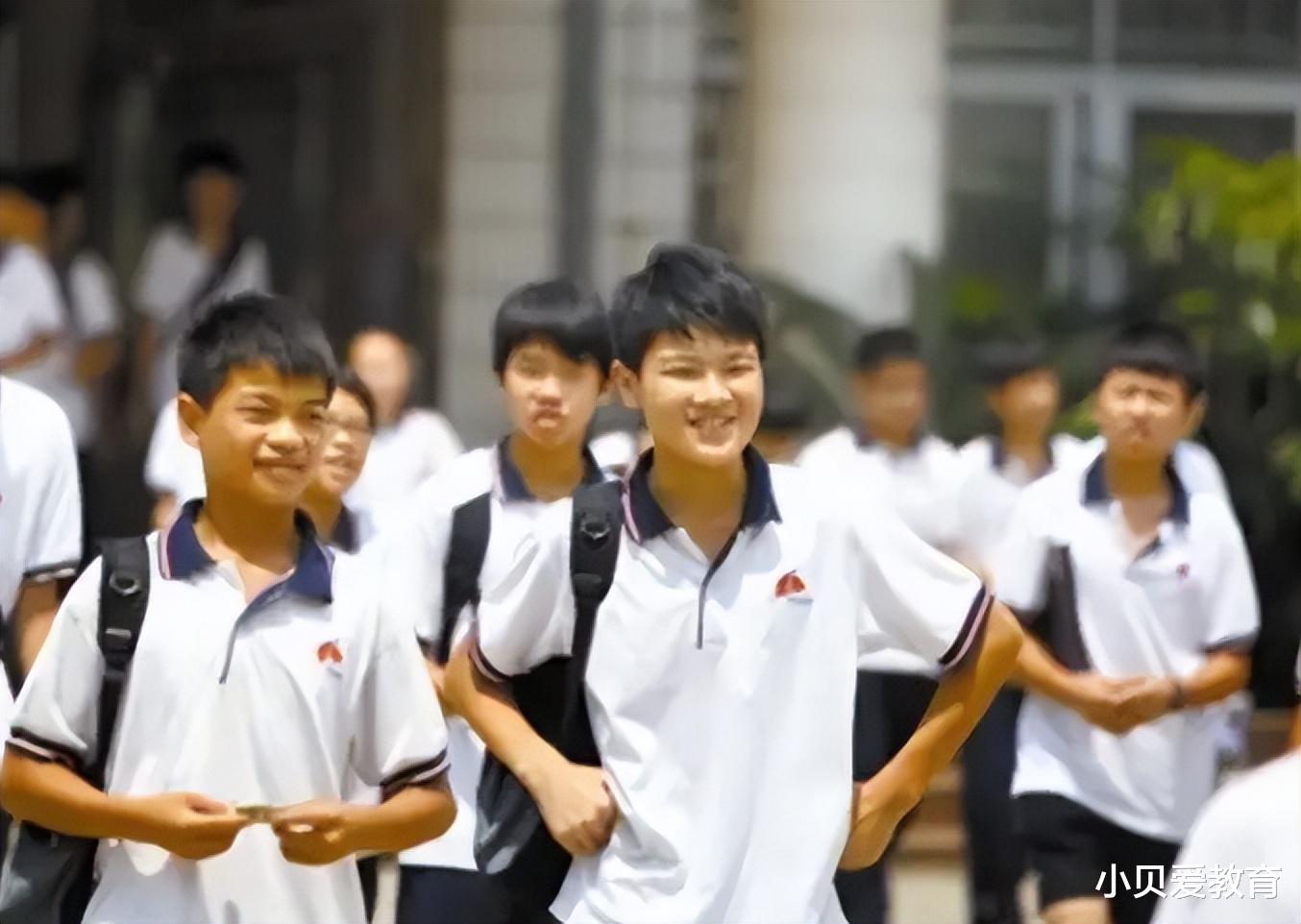 发型 中学生标准发型出炉，男生如兵哥哥般清爽干练，女生的难以接受