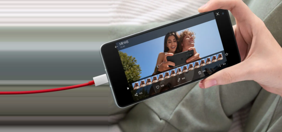 一加科技|索尼IMX766+骁龙888,新机发布后的今天,一加9RT还值得买吗?