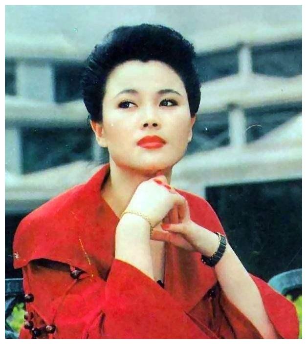 于小慧|于小慧:被2段感情伤得遍体鳞伤,不再相信爱情,如今52岁单身一人