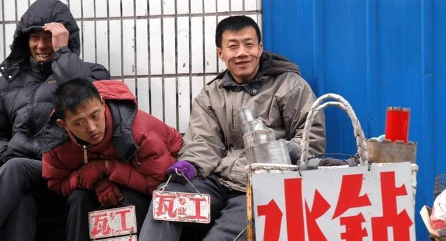 穿衣搭配|近几年,农民工朋友可考虑返乡发展,几类行业日落西山容易失业