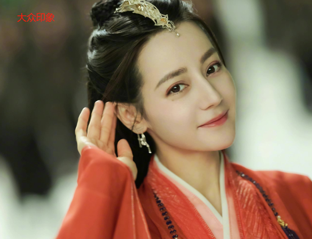 张楚楚|一组热巴未修图曝光！方形脸痘痘肌，内娱颜值天花板滤镜粉碎