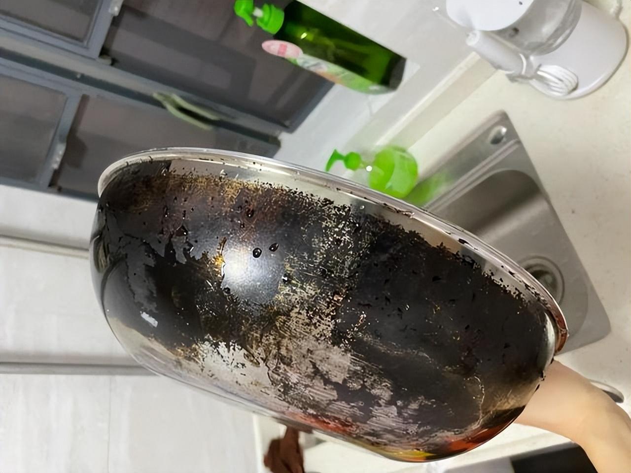 燃气灶天天擦还油腻腻?老保姆教你3招,轻松去污不费力!快收藏