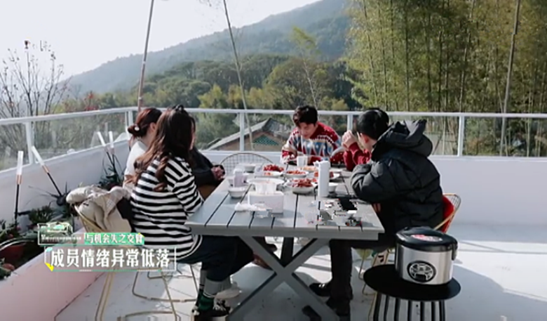 东方卫视春晚|从《向往的生活》到《云上的小店》,慢综艺的烟火气到底有多治愈