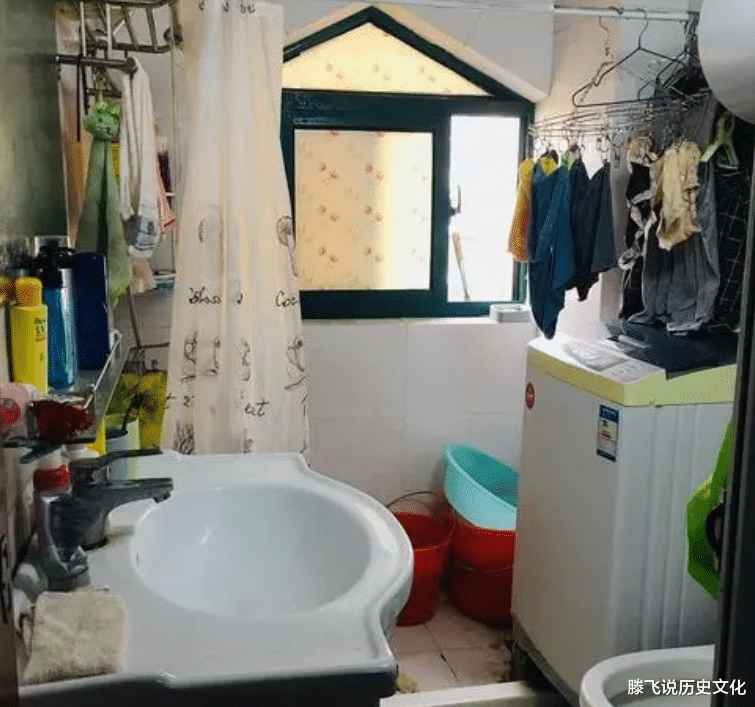 卫生间“打死不能放”4种物品,慢慢偷走寿命,有钱人一看就明白