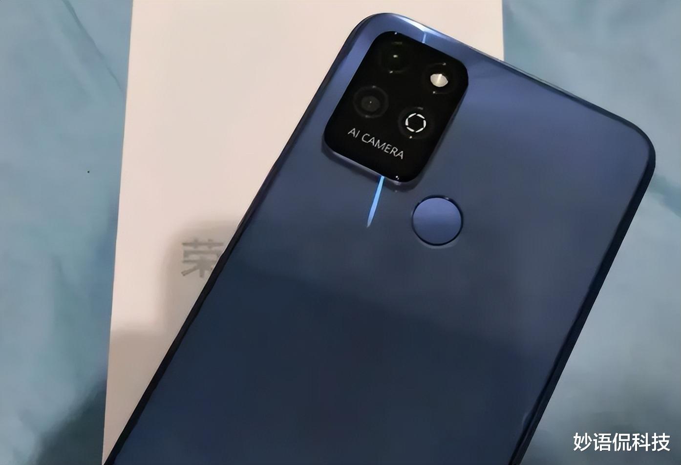 华为荣耀|荣耀6000mAh新机开始量产,价格亲民,旧旗舰手机也加速清仓