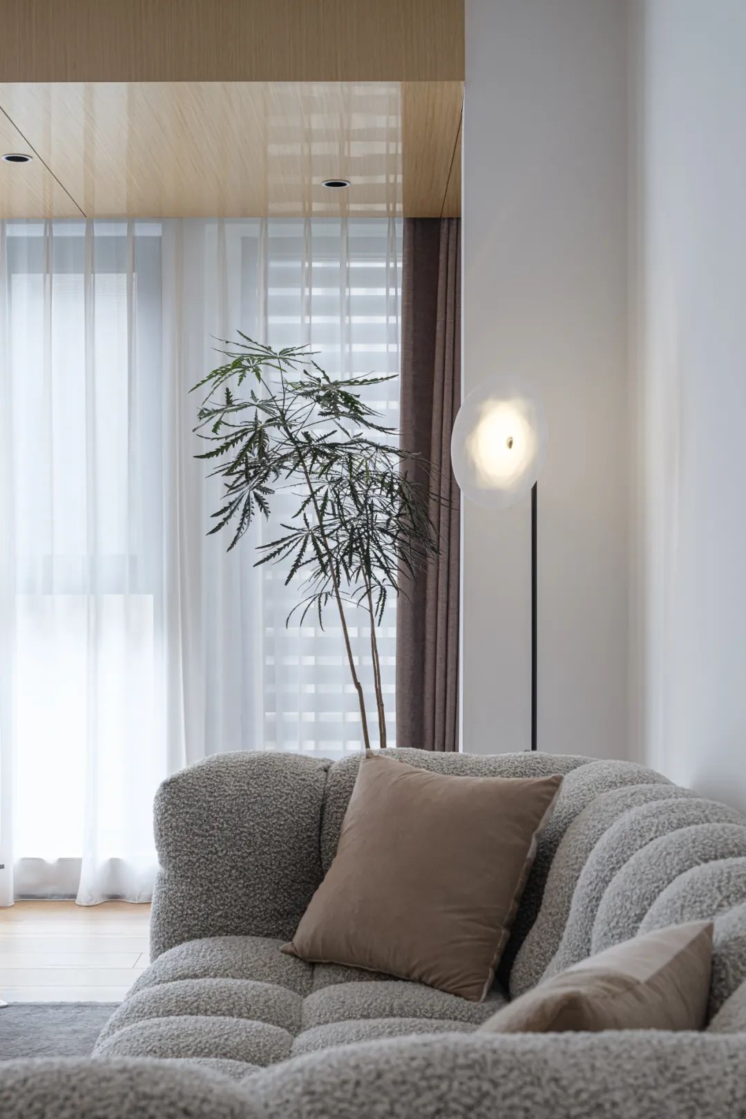 138㎡原木风，岛台、游戏室、衣帽间回归自然，打开自由生活的开关！