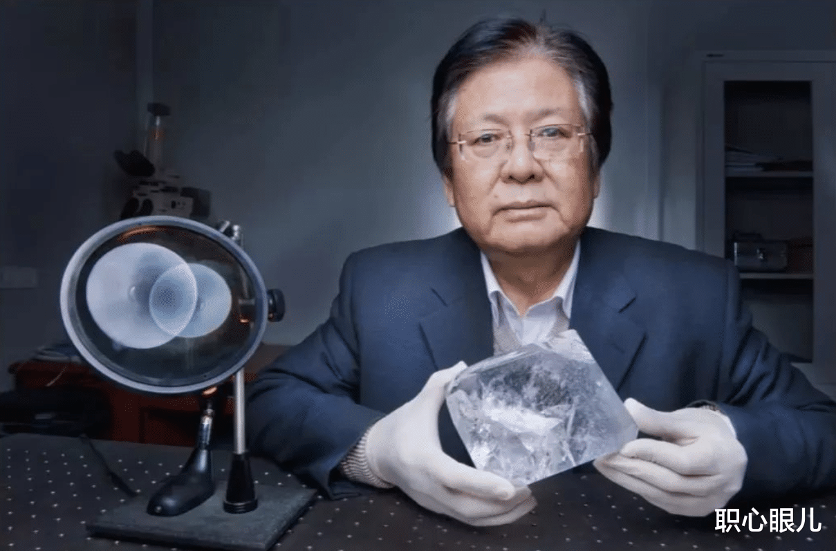 阿里巴巴|凭一块“小石头”让中国领先美国15年,却只拿86元月薪,他图啥?