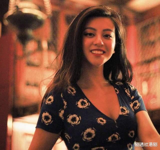 香港小姐|高学历港姐大热倒灶！说话太油还当场黑脸，被调侃为“马屁精”