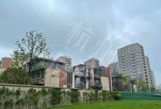 杭州|评估价20.6万/㎡！凤起钱潮合院1折起拍