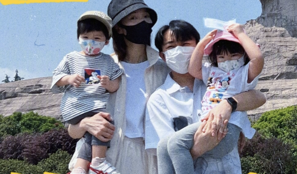 王祖蓝|王祖蓝晒女儿弹唱视频，想送她进乐队，3岁Gabby摇滚范儿十足