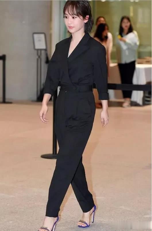 杨紫|邻家女孩杨紫的唯美高跟