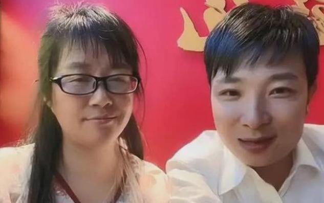 话剧|余秀华分手后首现身，与儿子旅游散心，母子俩各玩各的全程无交流